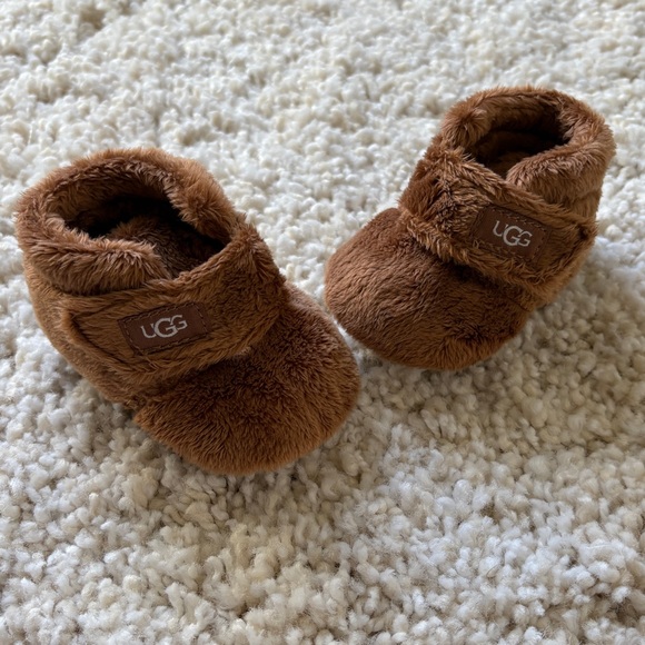 UGG Brown Baby Booties Furry Gender Neutral With Box XS 0-6 - Picture 6 of 10